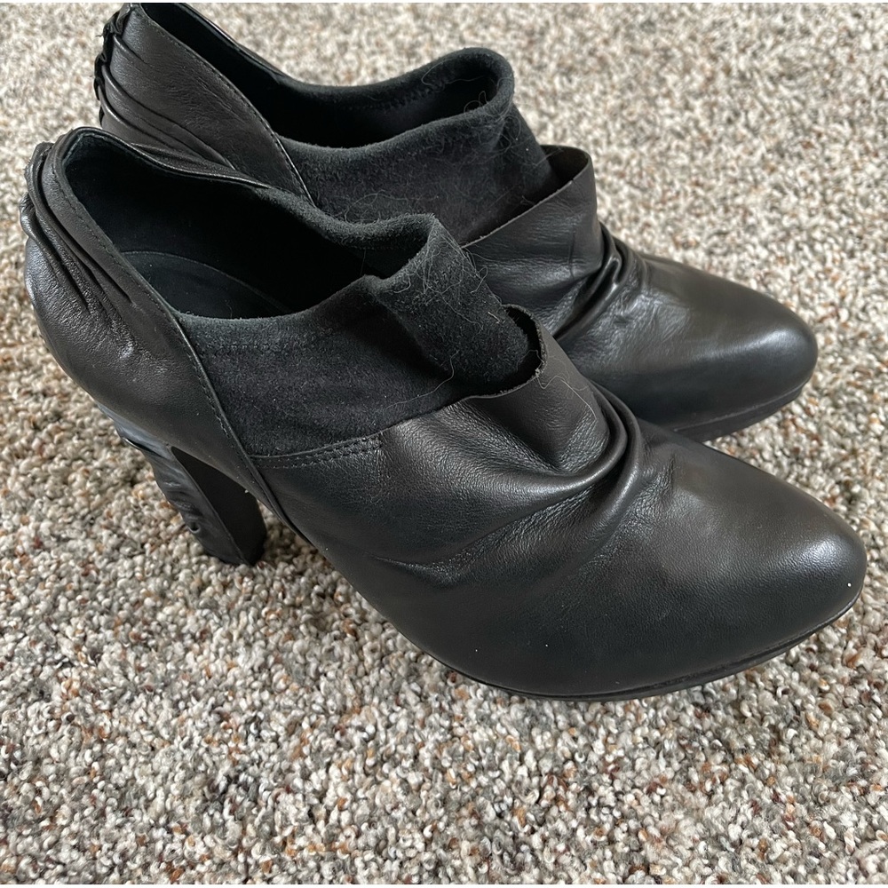 Rock republic leather heel